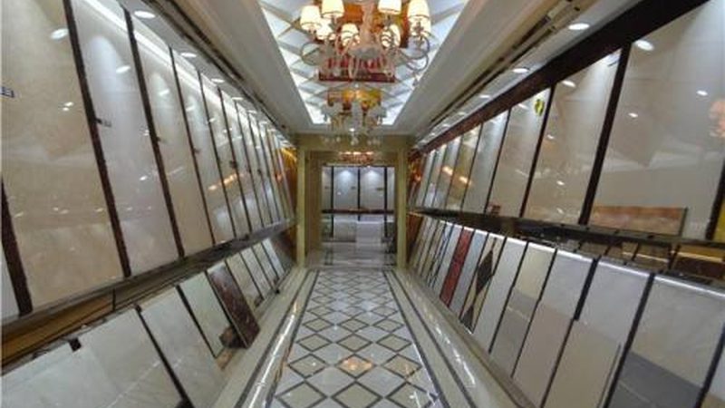在防水材料固化后，进行贴砖工作前，需要做好以下准备工作：